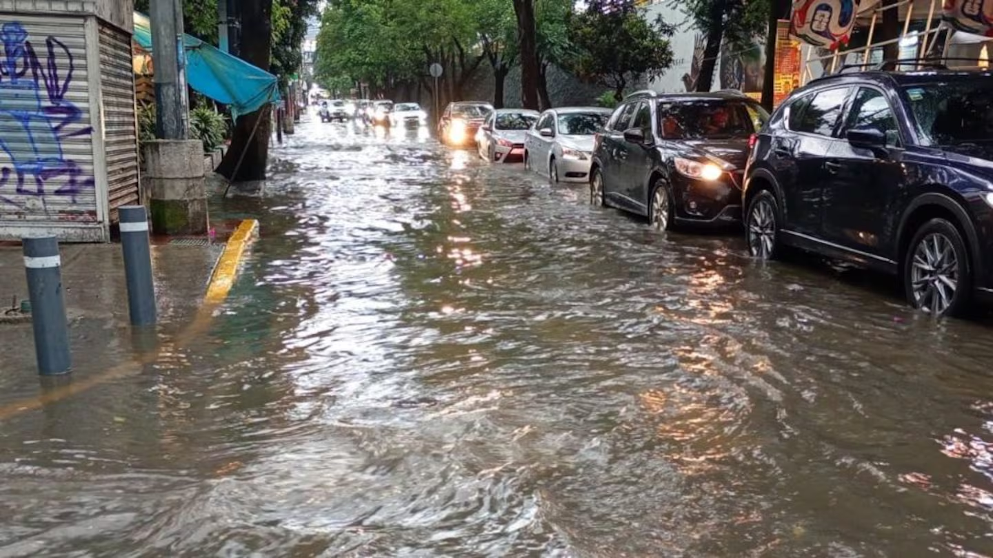 CDMX – Lluvias dejan más de 41 millones de m³ de agua en la CDMX (La Crónica de Hoy)