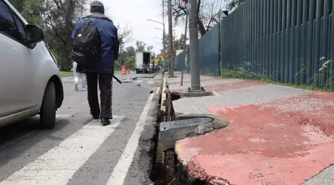 Ciudad de México–Continúa SEGIAGUA con trabajos de reparación a fugas en San Juan de Aragón (La Prensa)