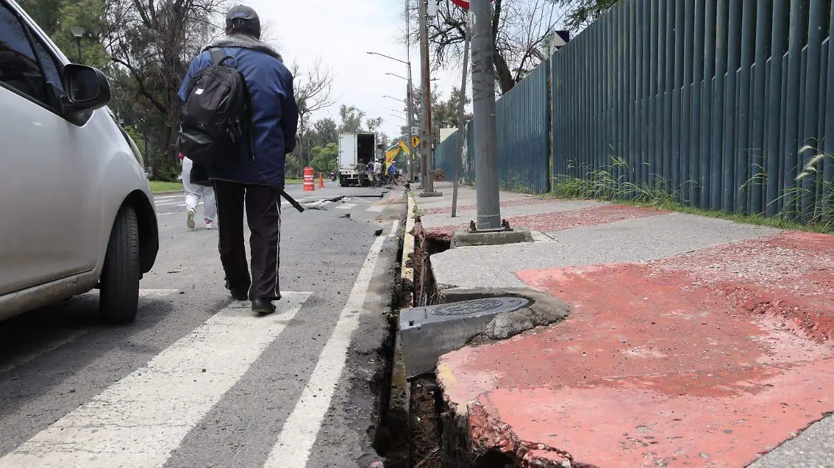 Ciudad de México–Continúa SEGIAGUA con trabajos de reparación a fugas en San Juan de Aragón (La Prensa)