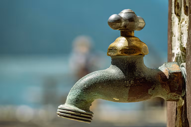 Baja California–Concluye reparación del acueducto Herrera-La Misión e inicia restablecimiento del agua (El Imparcial)