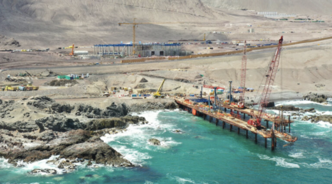Chile – Agua del mar para la minería: Chile acelera la desalinización mientras científicos advierten vacíos ambientales (Mongabay Latam)