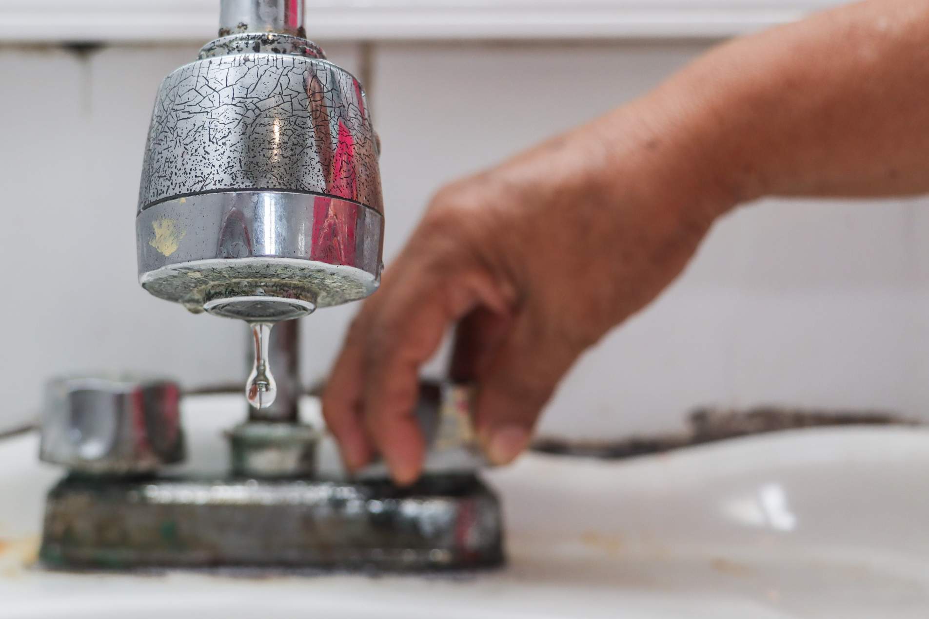 Puebla – Carencia de agua obliga a suspender clases en primaria de Huauchinango (La Jornada de Oriente)
