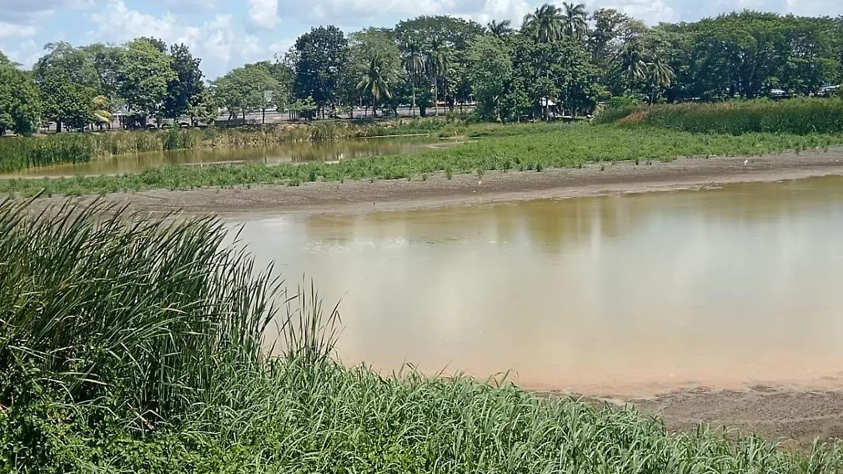 Tabasco – Laguna La Encantada pierde agua y deja al descubierto basura y escombros (El Heraldo de Tabasco)