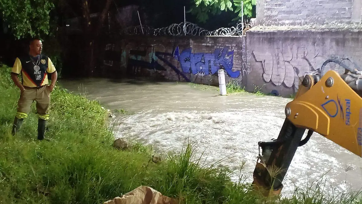 Guanajuato – Mega fuga en León deja sin agua a 200 colonias; constructora de Querétaro sería sancionada (El Sol de León)