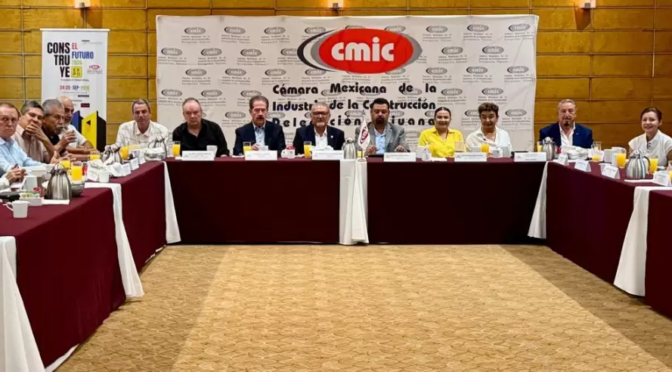 Tijuana – Informa secretario del agua a integrantes de la CMIC los avances de la desalinizadora Rosarito (Uniradio Informa)