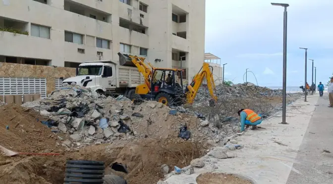 Guerrero – Adiós acceso a playa El Morro, demuelen obra por recomendación de Conagua (El Sol de Acapulco)