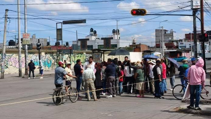 Puebla – Vecinos del sur reclaman al director de Agua de Puebla mala calidad en el servicio (La Jornada de Oriente)
