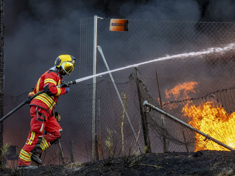 Mundo-Japón mezcla sodio y calcio y consigue que el agua se convierta en gel al tocar el fuego (El Confidencial)
