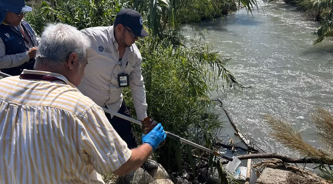 Nuevo León – Conagua inspecciona el río Pilón y toma muestras de agua tras derrame de hidrocarburo (MVS Noticias)