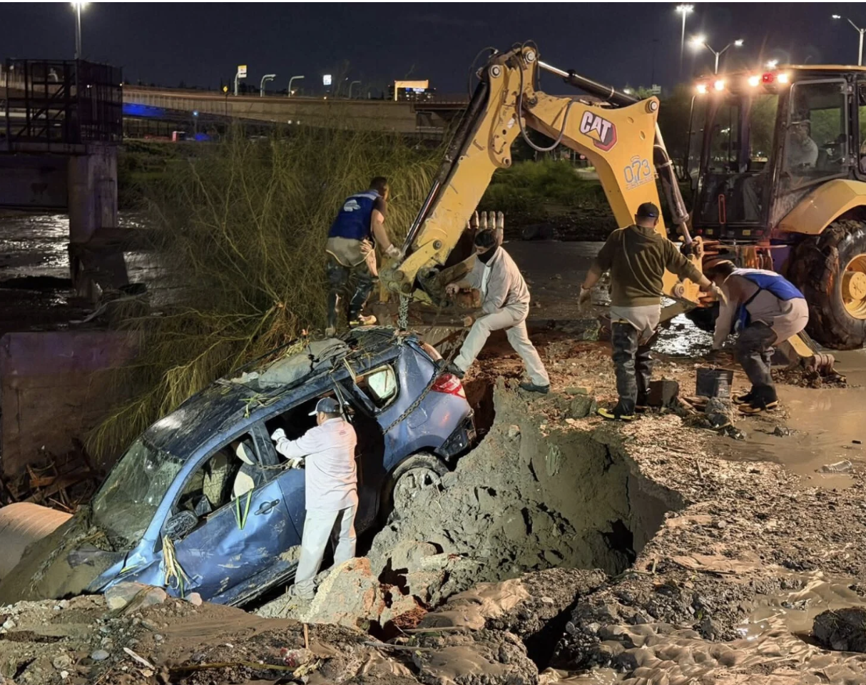 Chihuahua – Trabajan para reparar drenajes y atender fugas de agua en Ciudad Juárez (Juárez Hoy)