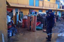 Puebla – Desbordamiento de barrancas inunda Esperanza: agua alcanza negocios y la autopista (La Jornada de Oriente)