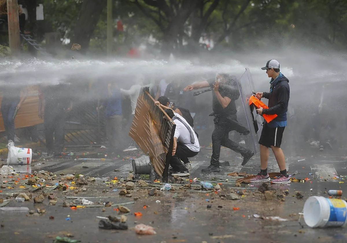 Jalisco – Del festejo mundialista a la protesta por el agua: Guadalajara enfrenta una creciente crisis hídrica (Desinformémonos)