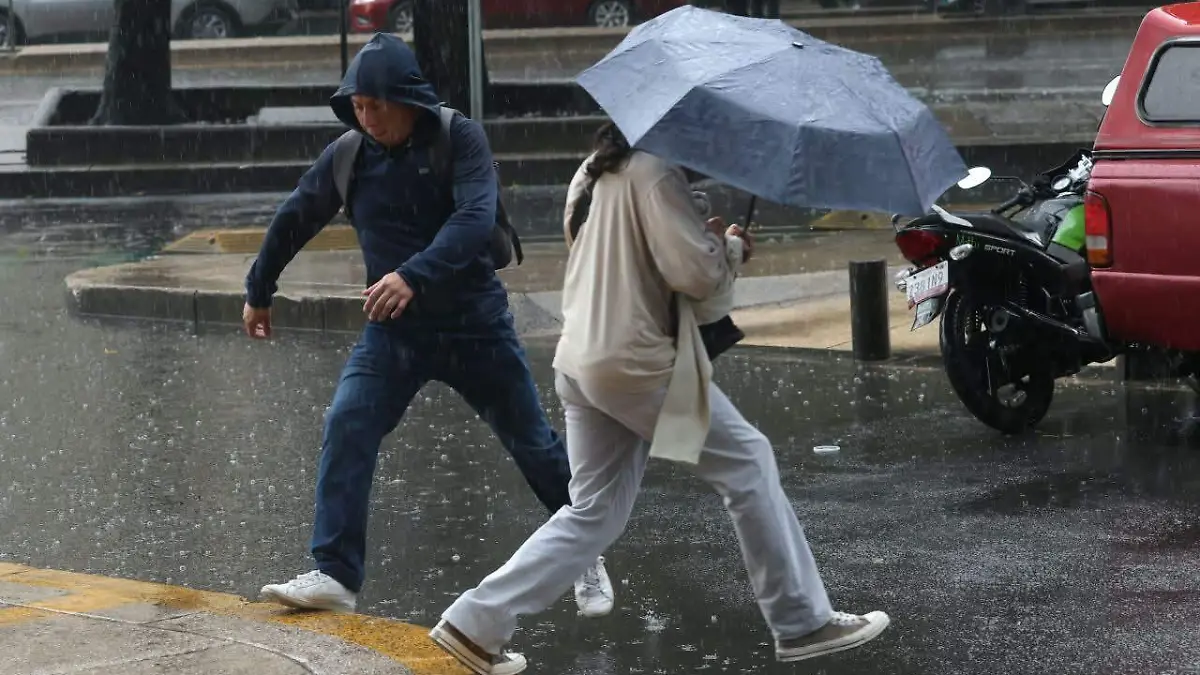 Ciudad de México – En 24 horas, lluvias dejan en CDMX agua suficiente para llenar casi 6 mil albercas olímpicas (El Sol de México)