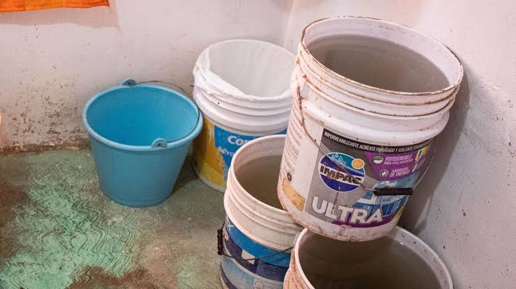 Estado de México – ‘Así lavábamos’: vecinos de Ecatepec reciben agua negra y con mal olor (N+)