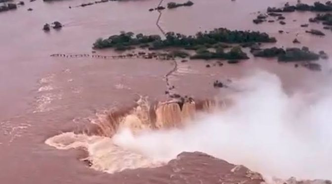 Mundo – Cierran Cataratas del Iguazú por altos niveles de agua (N+)